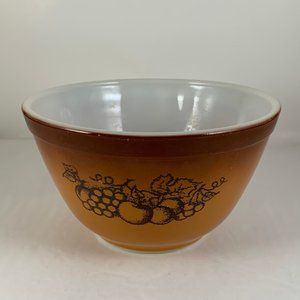 Pyrex 1970’s Old Orchard 401-1 1/2 Pt  Mixing Bowl